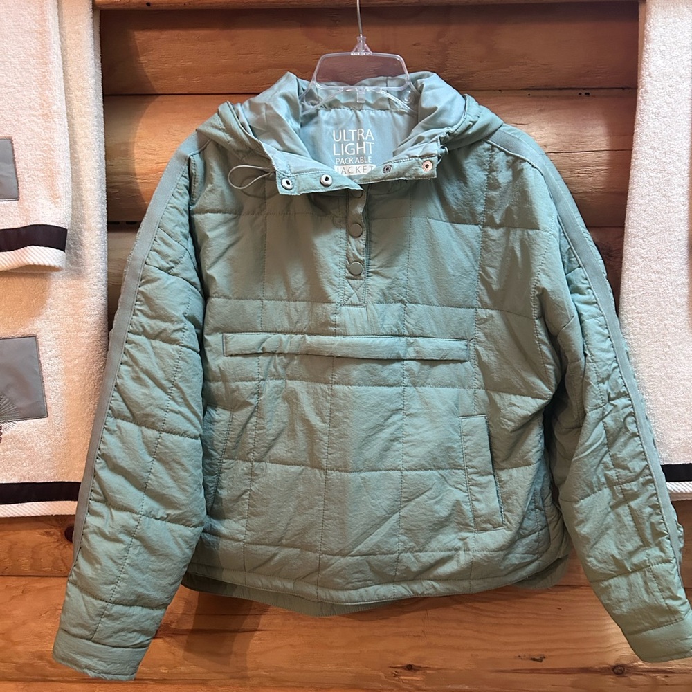Love Tree Ultra Light Packable Jacket in Sage Green